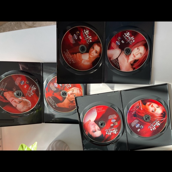 Season 2 Buffy - Picture 3 of 3